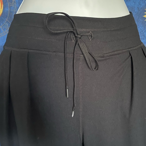 Lole soft and stretchy black joggers - Picture 3 of 12